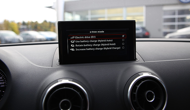 Dashbord med display i Audi A3 e-tron