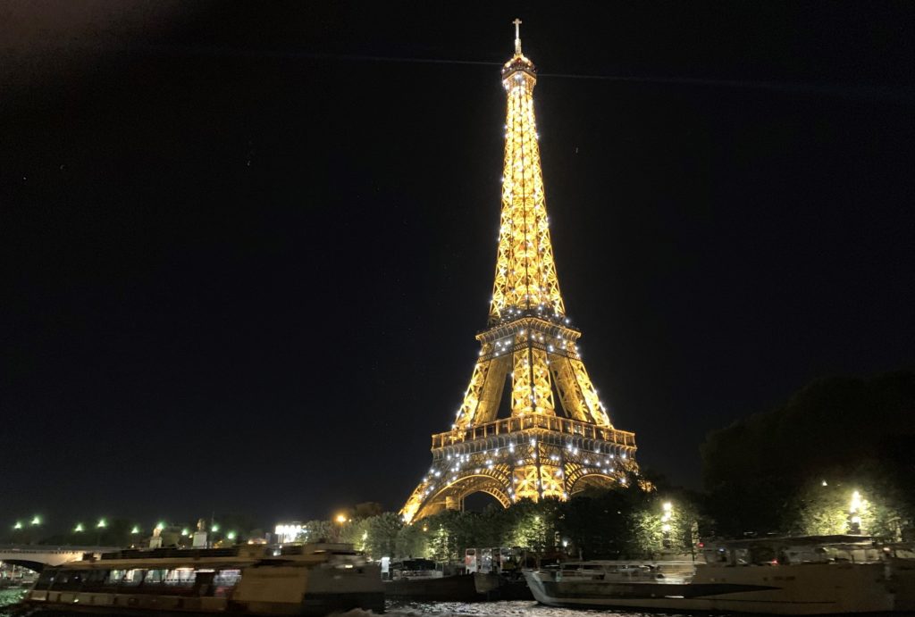 Eiffel-tårnet by night. Spektakulært!