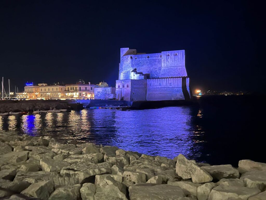 Fortet heter Castel dell'Ovo. Et must å stikke innom hvis du er på weekend-tur i Napoli.